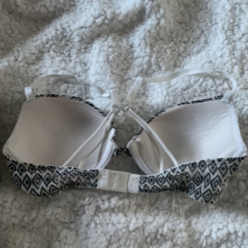 34C hook-able bra - Picture 4 of 4